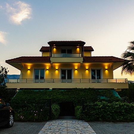 Villa Niku Berat Bagian luar foto